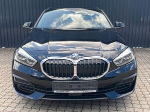 BMW 118 i 5-Türer / Kamera/Sportsitze/LED/Navi/Sitzh