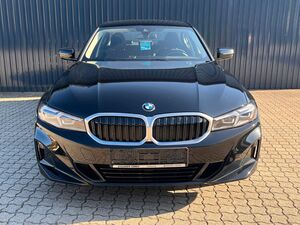 BMW 318 i Aut. Limousine / LED/Sitzheiz/17"LM-Räder