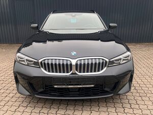 BMW 330 i xDrive Touring M SPORT / Kamera/HiFi/M-Rad