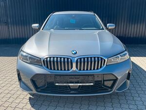 BMW 330 i xDrive Touring M SPORT / Kamera/HiFi/M-Rad