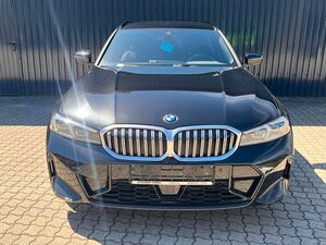 BMW 330 i xDrive Touring M SPORT / Kamera/HiFi/M-Rad