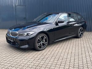 BMW 330 i xDrive Touring M SPORT / Kamera/HiFi/M-Rad