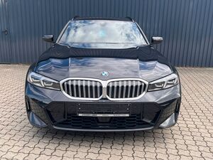 BMW 330 i xDrive Touring M SPORT / Kamera/HiFi/M-Rad
