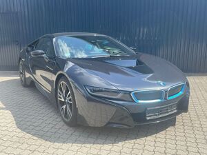 BMW i8 Coupe/HarKard/DisplayKey/8-Fach-Be.