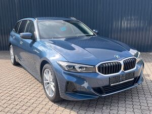 BMW 318 i Touring Facelift /Leder/Sportsitze/Kamera