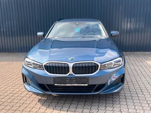 BMW 318 i Touring Facelift /Leder/Sportsitze/Kamera