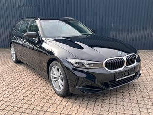 BMW 318 i Touring Facelift / Kamera/Sitzheiz/Navi