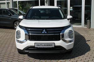 MITSUBISHI Plug-in Hybrid Outlander 2.4 PHEV Plus S-AWC