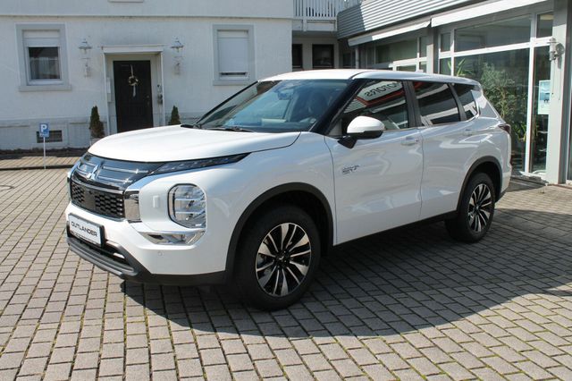 MITSUBISHI Plug-in Hybrid Outlander 2.4 PHEV Plus S-AWC