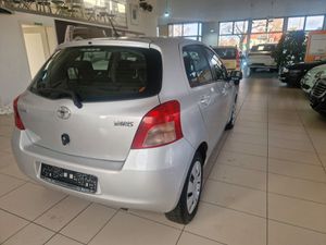 TOYOTA Yaris Sol