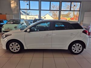 HYUNDAI i20 blue Trend