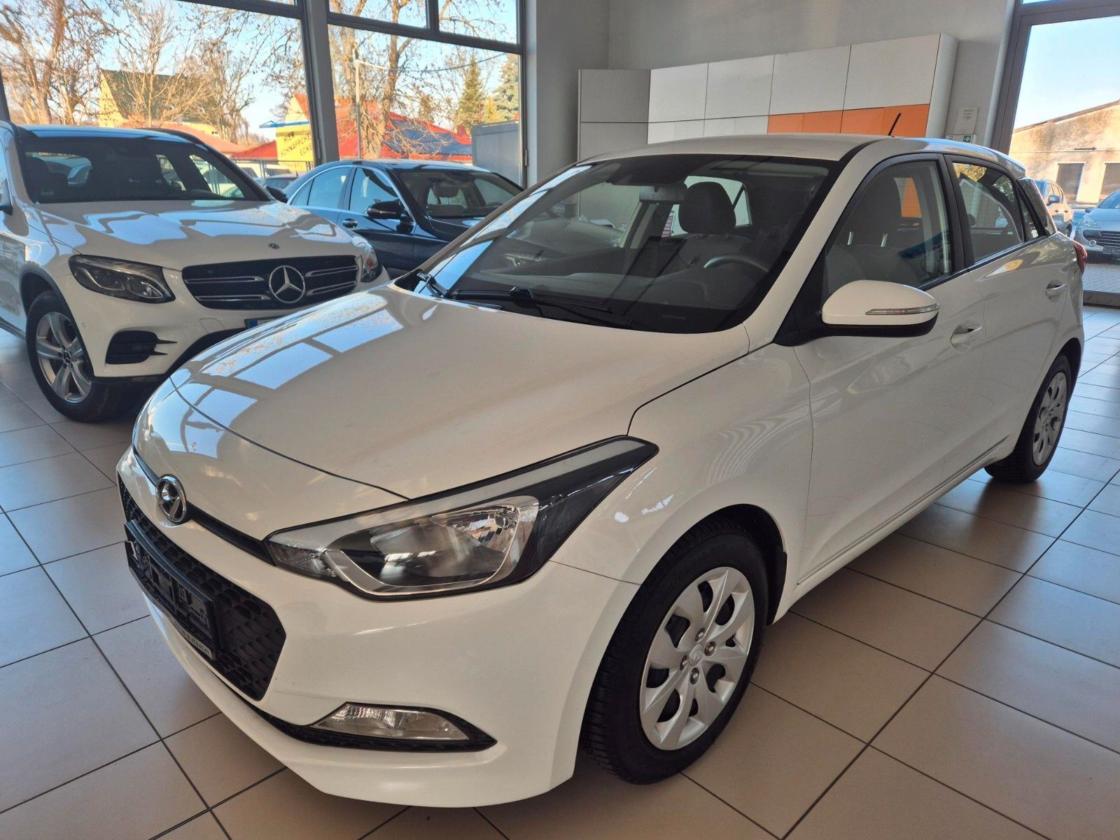 HYUNDAI i20 blue Trend