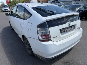 TOYOTA Prius Basis