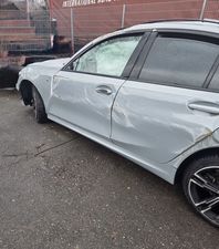 BMW 320 i M Sport Motor läuft