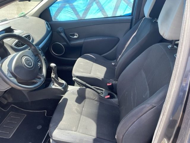 RENAULT Clio III Exception