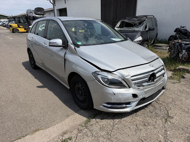 MERCEDES-BENZ B 180 fahrbereit