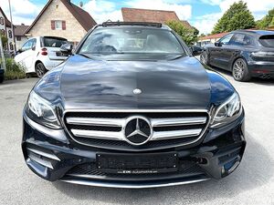 MERCEDES-BENZ E 220 d/AMG/PANORAMA/HEAD-UP/WEIDSCREEN/BURMESTE