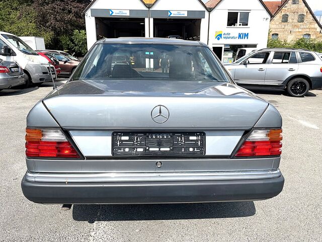 MERCEDES-BENZ 230