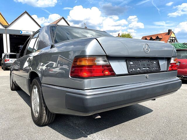 MERCEDES-BENZ 230