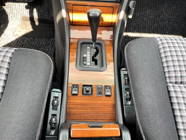 MERCEDES-BENZ 230