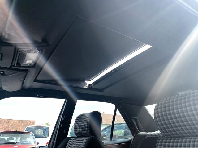 MERCEDES-BENZ 230