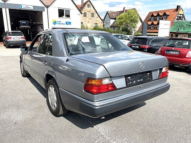 MERCEDES-BENZ 230
