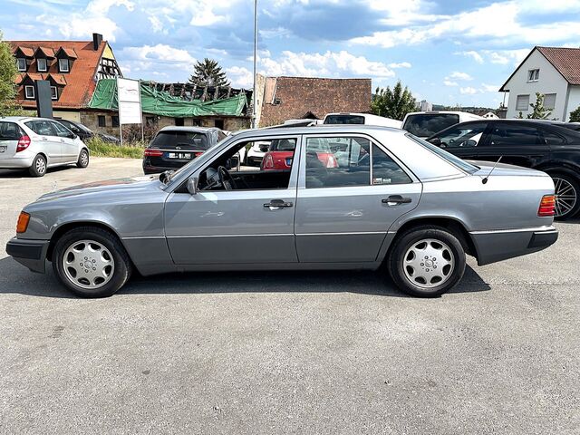 MERCEDES-BENZ 230