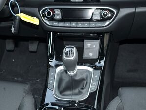 HYUNDAI i30 Advantage