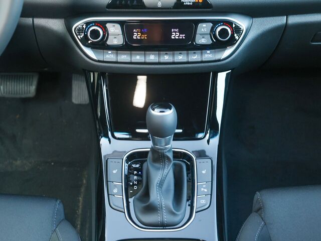 HYUNDAI i30 Advantage, Plus-Paket, MJ25 Ansicht 12 für Fahrzeugdetailseite