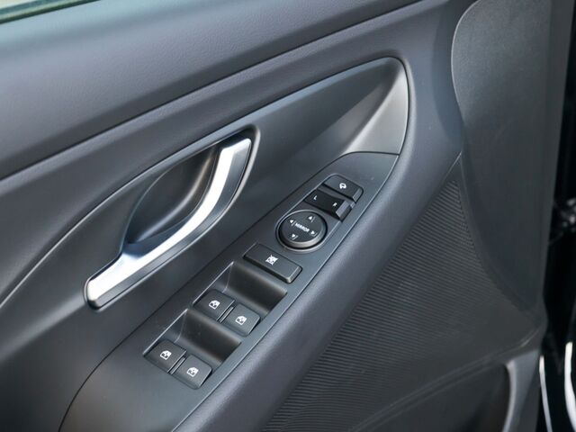 HYUNDAI i30 Advantage, Plus-Paket, MJ25 Ansicht 16 für Fahrzeugdetailseite