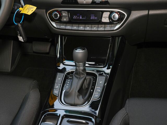 HYUNDAI i30 Advantage, Plus-Paket, MJ25 Ansicht 13 für Fahrzeugdetailseite