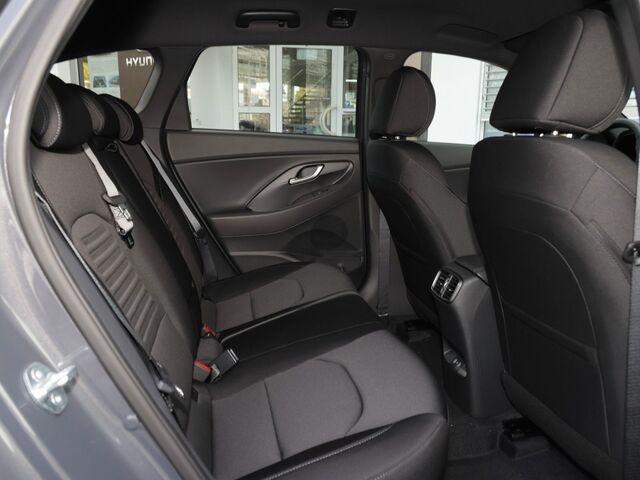 HYUNDAI i30 cw Advantage Plus-Paket Ansicht 13 für Fahrzeugdetailseite