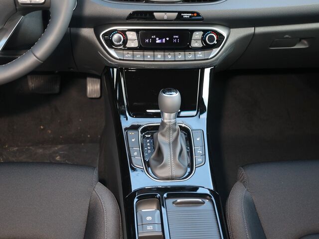 HYUNDAI i30 Advantage, Plus-Paket, MJ25 Ansicht 13 für Fahrzeugdetailseite