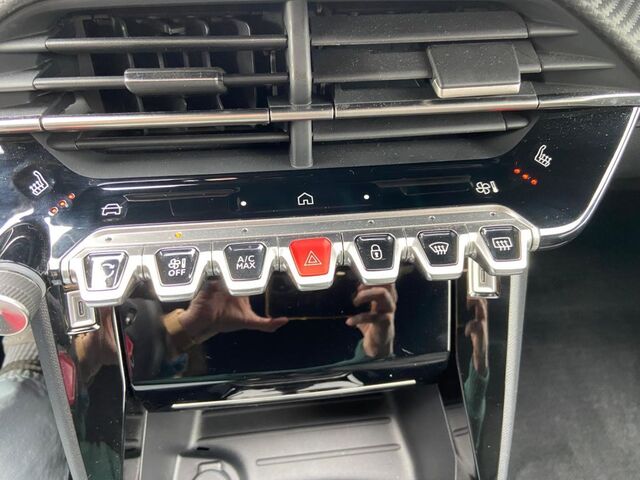 PEUGEOT 2008 PureTech 130 Allure Ansicht 12 für Fahrzeugdetailseite