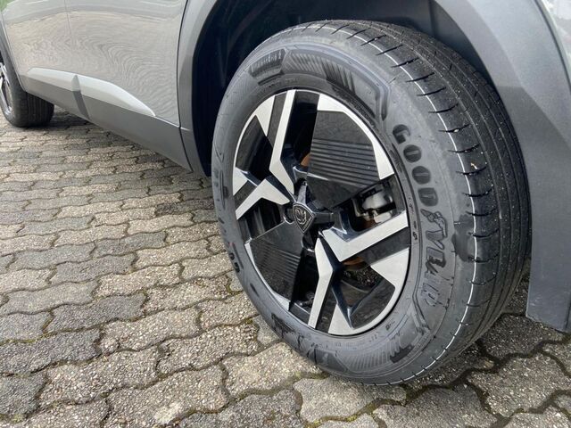 PEUGEOT 2008 PureTech 130 Allure Ansicht 4 für Fahrzeugdetailseite