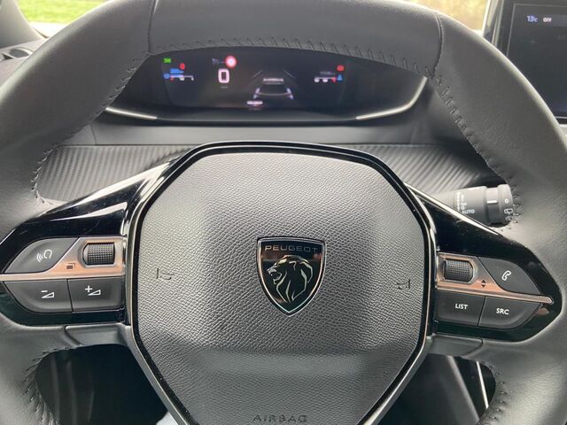 PEUGEOT 2008 PureTech 130 Allure Ansicht 9 für Fahrzeugdetailseite