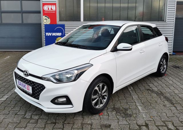 HYUNDAI i20 1.2 Select *Klima*Alu*Allwetterreifen*