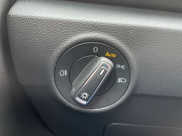 VW T-Roc 1.5 TSI DSG R-LINE+AHK+NAVI+ACC+SHZ Ansicht 25 für Fahrzeugdetailseite