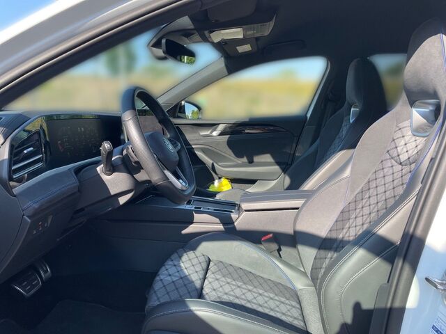 VW Passat Variant 2.0 TDI 110 kW R-line Ansicht 12 für Fahrzeugdetailseite