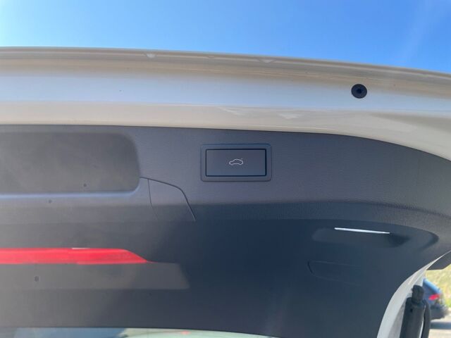 VW Passat Variant 2.0 TDI 110 kW R-line Ansicht 20 für Fahrzeugdetailseite