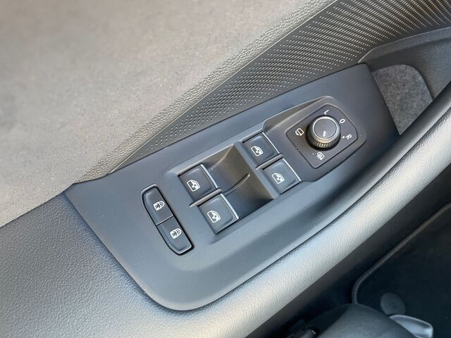 VW Passat Variant 2.0 TDI 110 kW R-line Ansicht 27 für Fahrzeugdetailseite