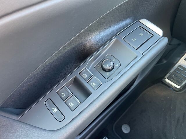 VW T-Roc 1.5 eTSI 110 kW R-Line Ansicht 22 für Fahrzeugdetailseite