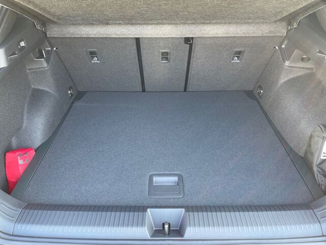 VW T-Roc 1.5 eTSI 110 kW R-Line Ansicht 24 für Fahrzeugdetailseite