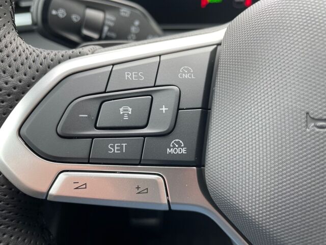 VW T-Roc 1.5 eTSI OPF DSG R-Line+AHK+EASY OPEN Ansicht 27 für Fahrzeugdetailseite