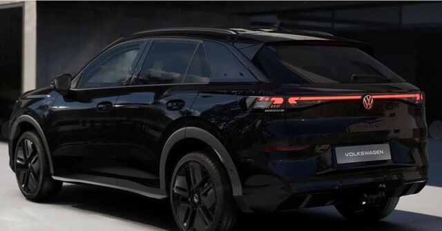 VW T-Roc 1.5 eTSI R-Line+AHK+RFK+BLACKSTYLE+EASYOPE Ansicht 3 für Fahrzeugdetailseite