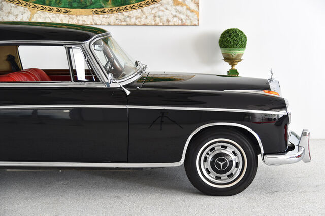 Mercedes-Benz Ponton 220 SE
