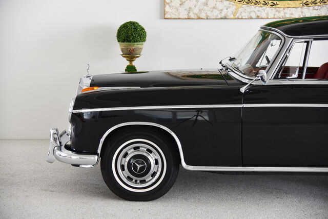 Mercedes-Benz Ponton 220 SE