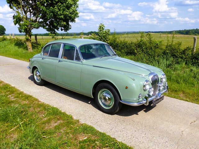 Daimler V8-250 V8-250