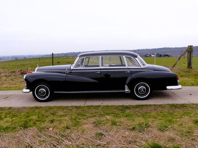Mercedes-Benz 300 300 d