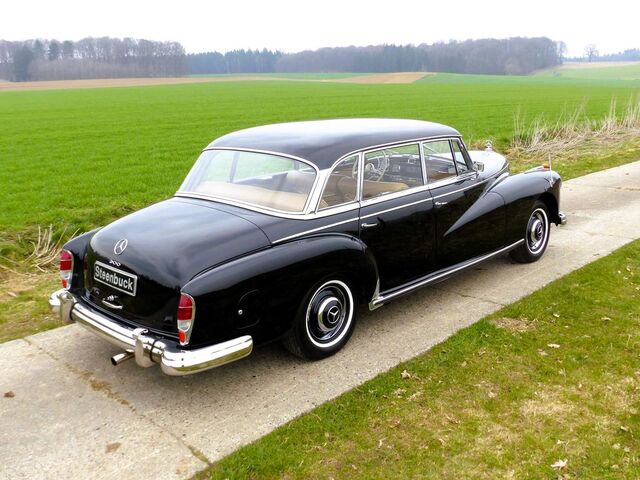 Mercedes-Benz 300 300 d